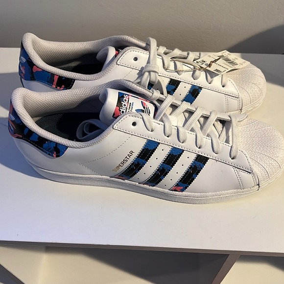 Discontinued Adidas Shelltoe Size 11 White with Black Blue and Pink camo - Picture 3 of 5